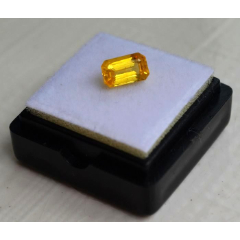 【现价再打8折特惠】斯里兰卡纯天然水滴型1,77克拉蓝宝石,蓝宝石,黄色蓝宝石近现代其他类型斯里兰卡,【现价再打8折特惠】斯里兰卡纯天然祖母绿型1,58克拉蓝宝石(图1)